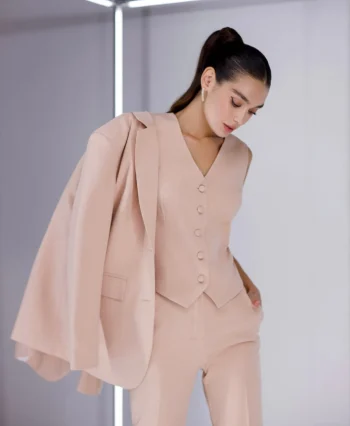 Elagia-3-pieces-angle