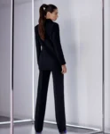 Elagia-3-pieces-angle.webp