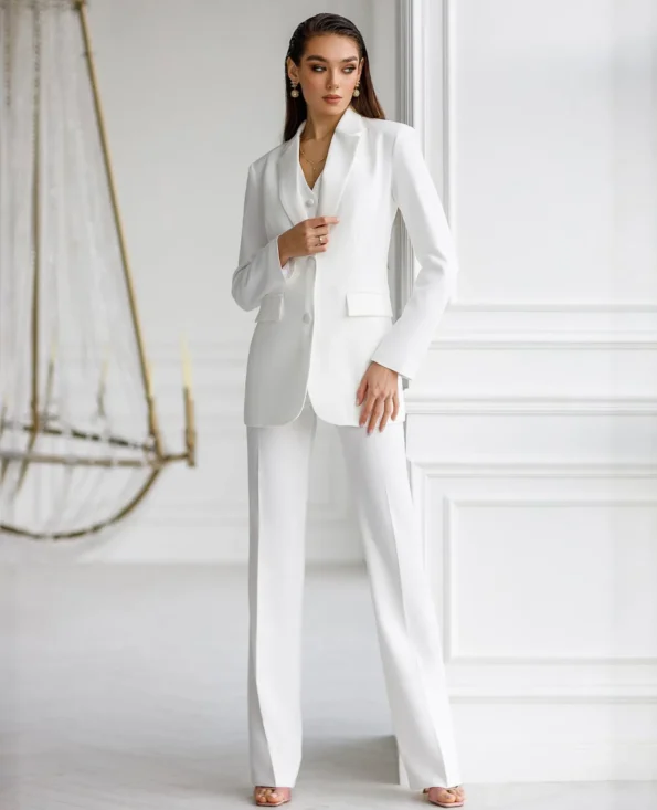 Elagia-3-pieces-front